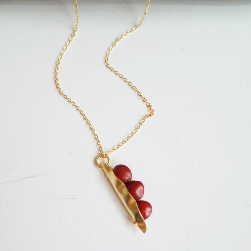 Pea in a pod seed pendant